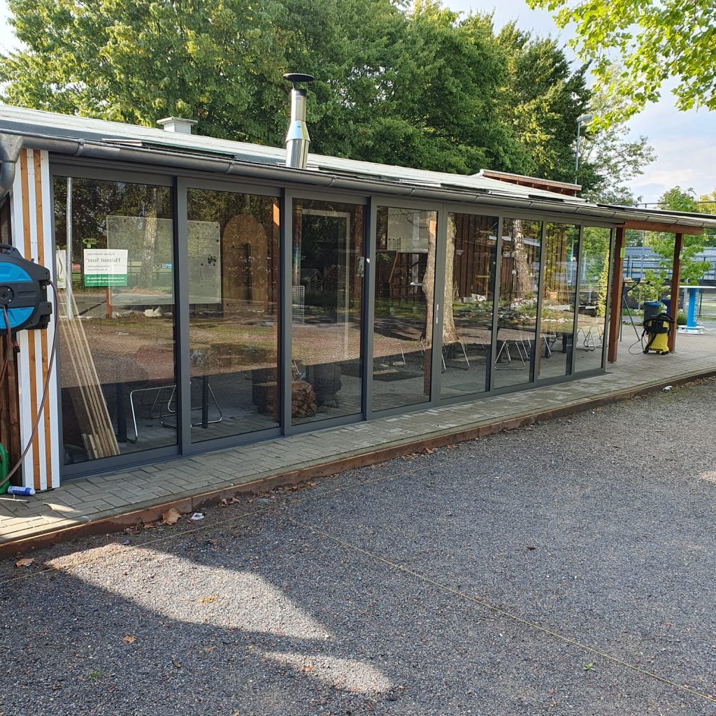 Überdachung mit Schiebetüren in NRW