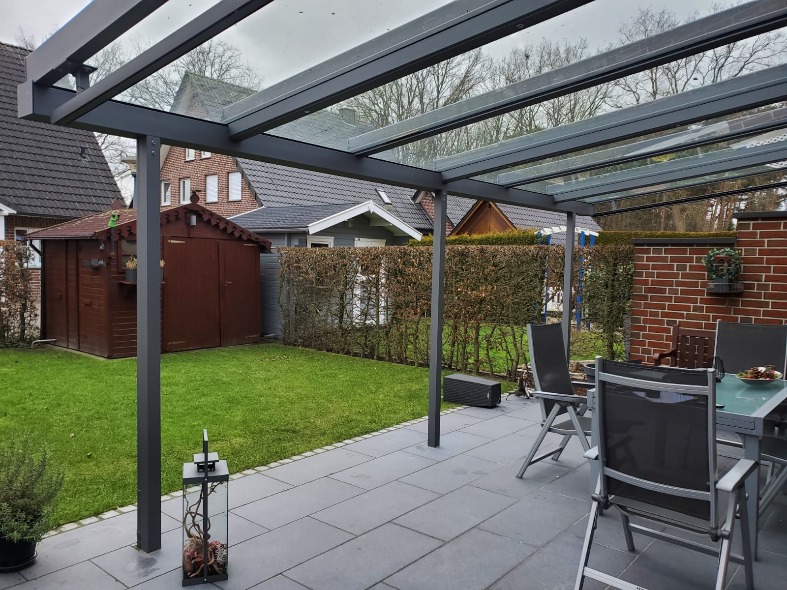 Terrassenüberdachung NRW: Eigenbau und Profi im Vergleich